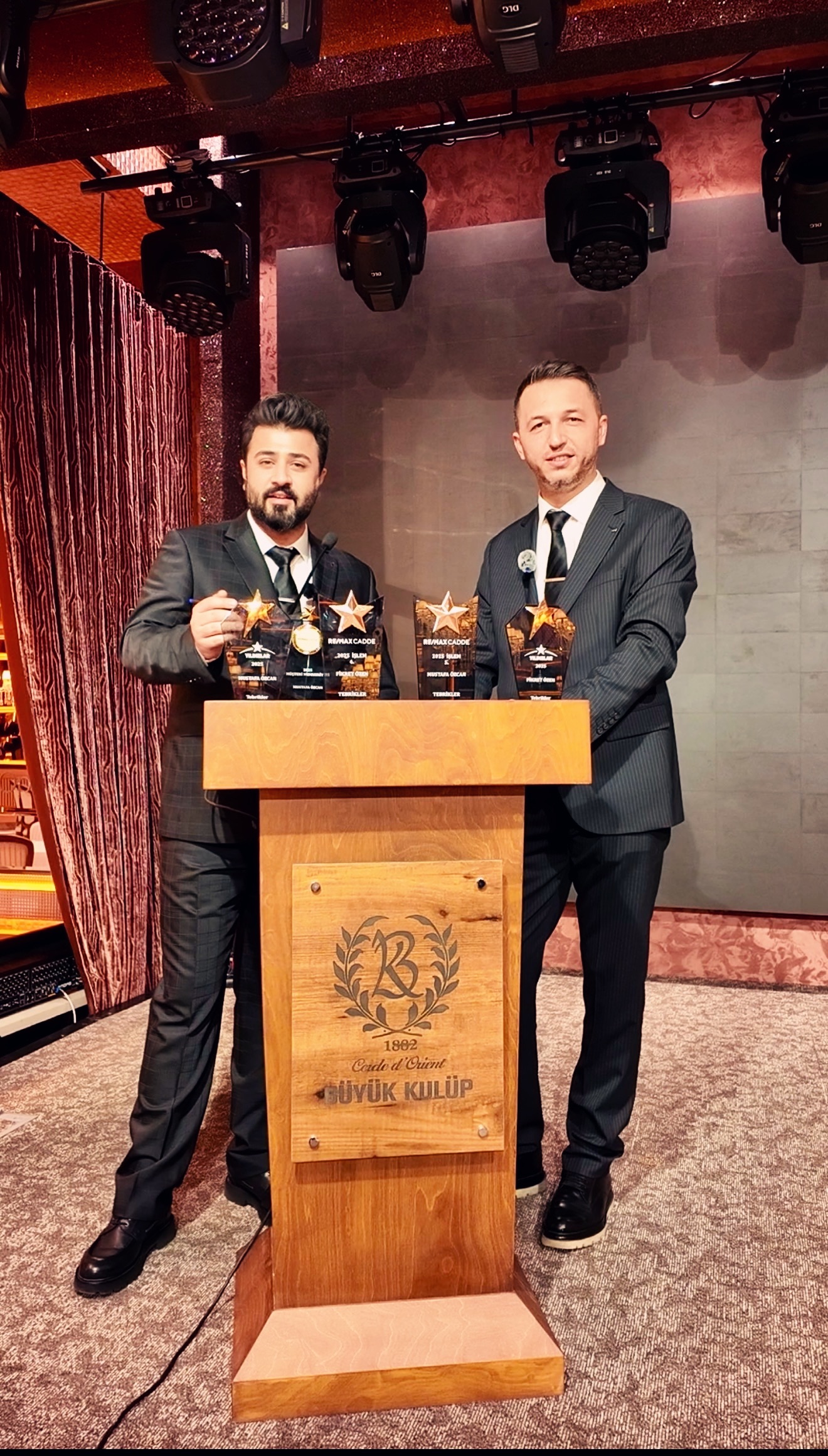 Mustafa Özcan & Fikret Özen Kimdir ?