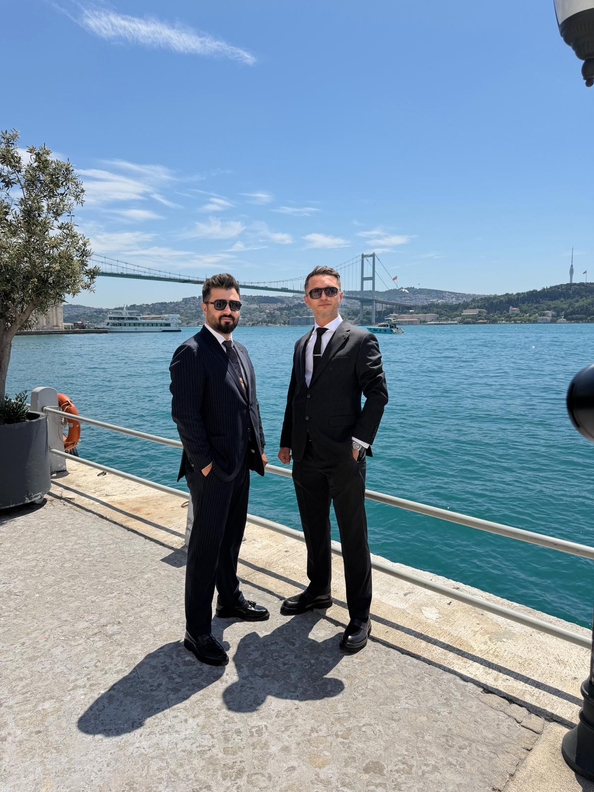 Mustafa Özcan & Fikret Özen Kimdir ?