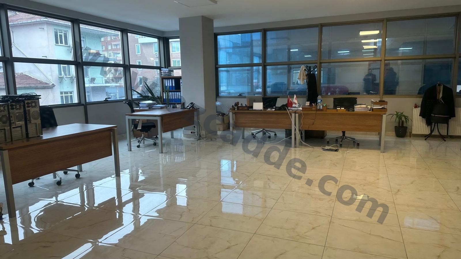 ÜMRANİYE TAVUKÇUYOLU CADDESİ ÜZERİNDE KOMPLE SATILIK 5 KATLI PLAZA görsel 3
