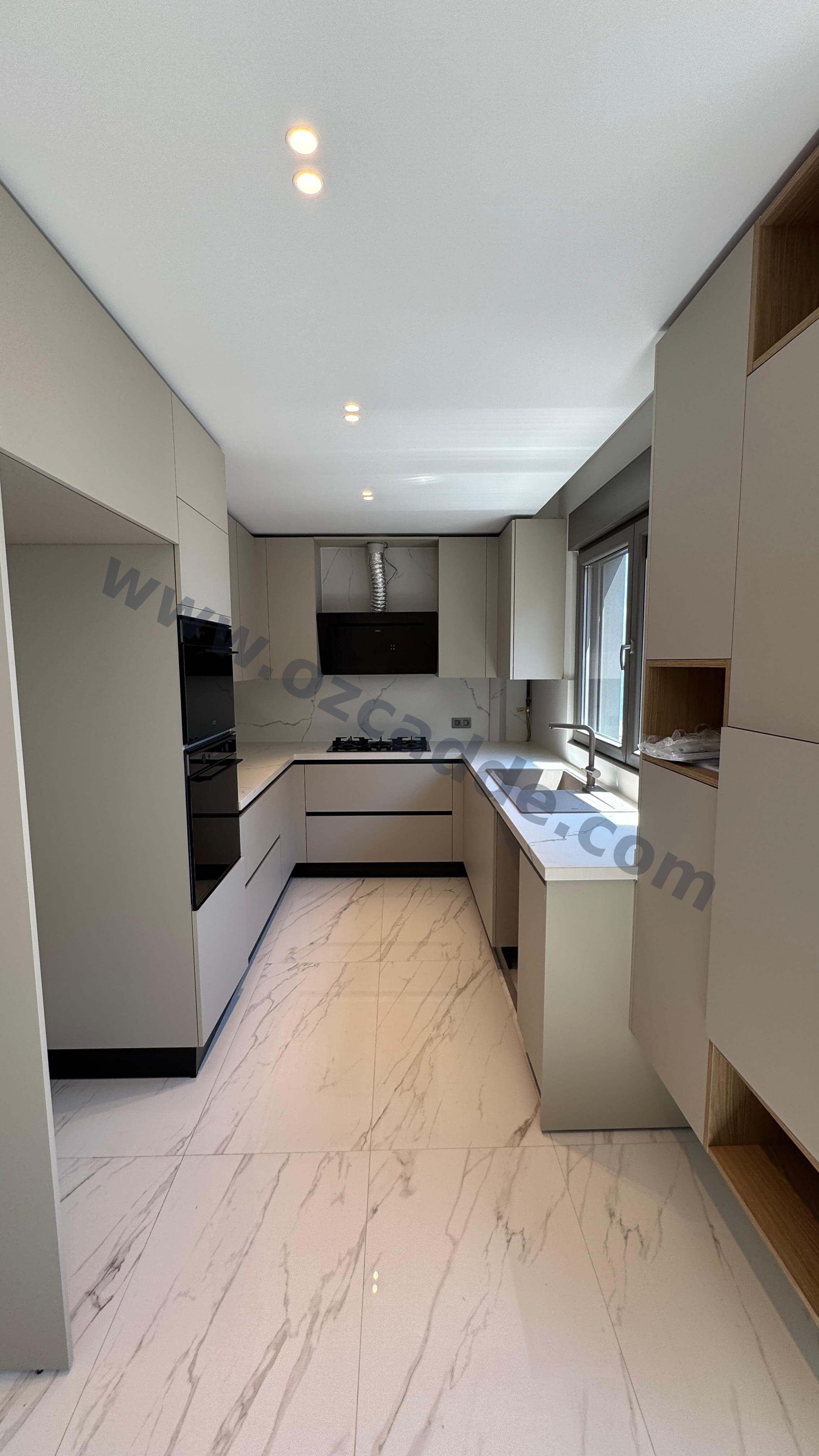 CADDEBOSTAN İSKELE SOKAKTA PANORAMİK DENİZ MANZARALI 4+1 LÜKS DAİRE görsel 10