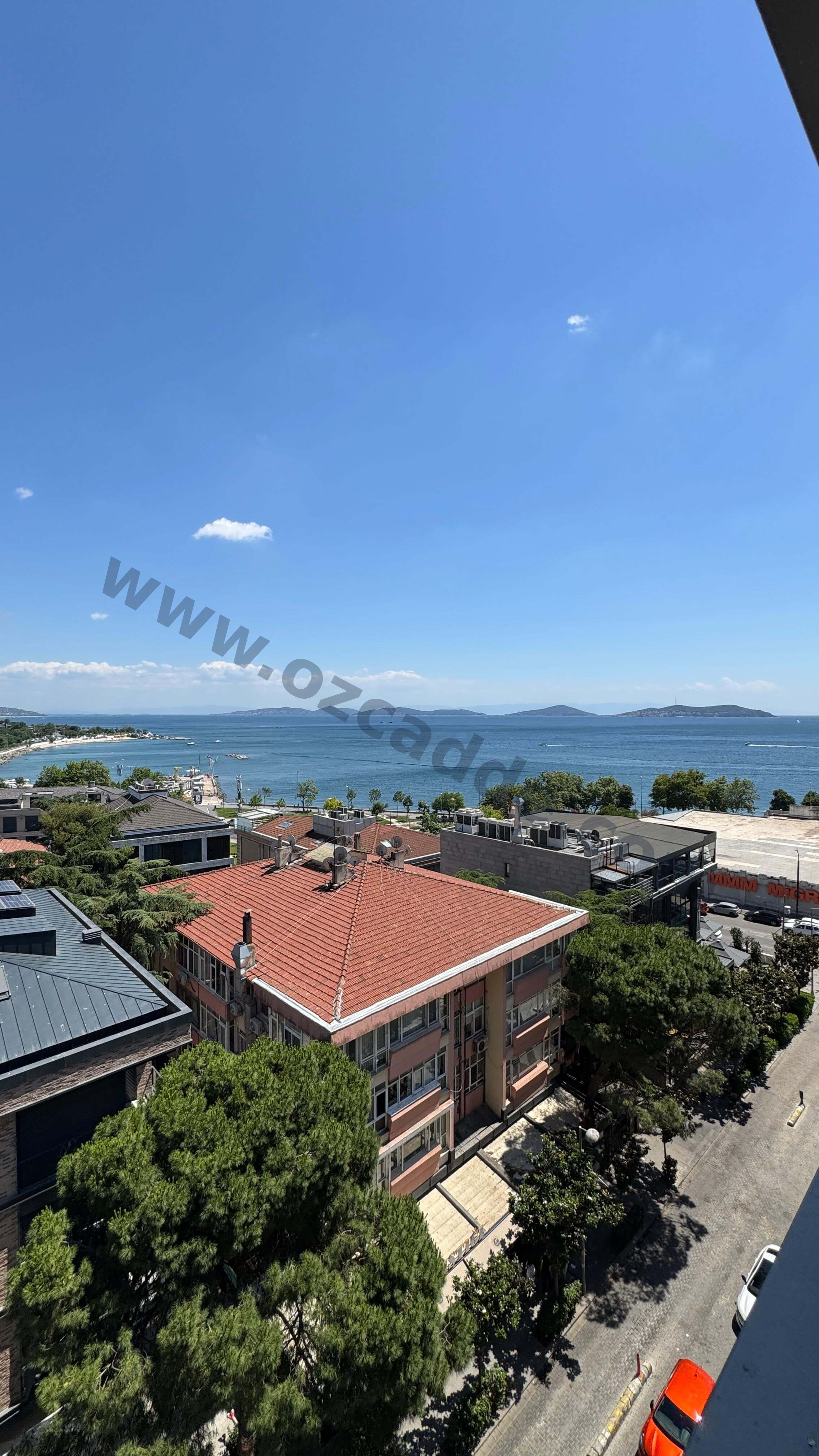 CADDEBOSTAN İSKELE SOKAKTA PANORAMİK DENİZ MANZARALI 4+1 LÜKS DAİRE görsel 7