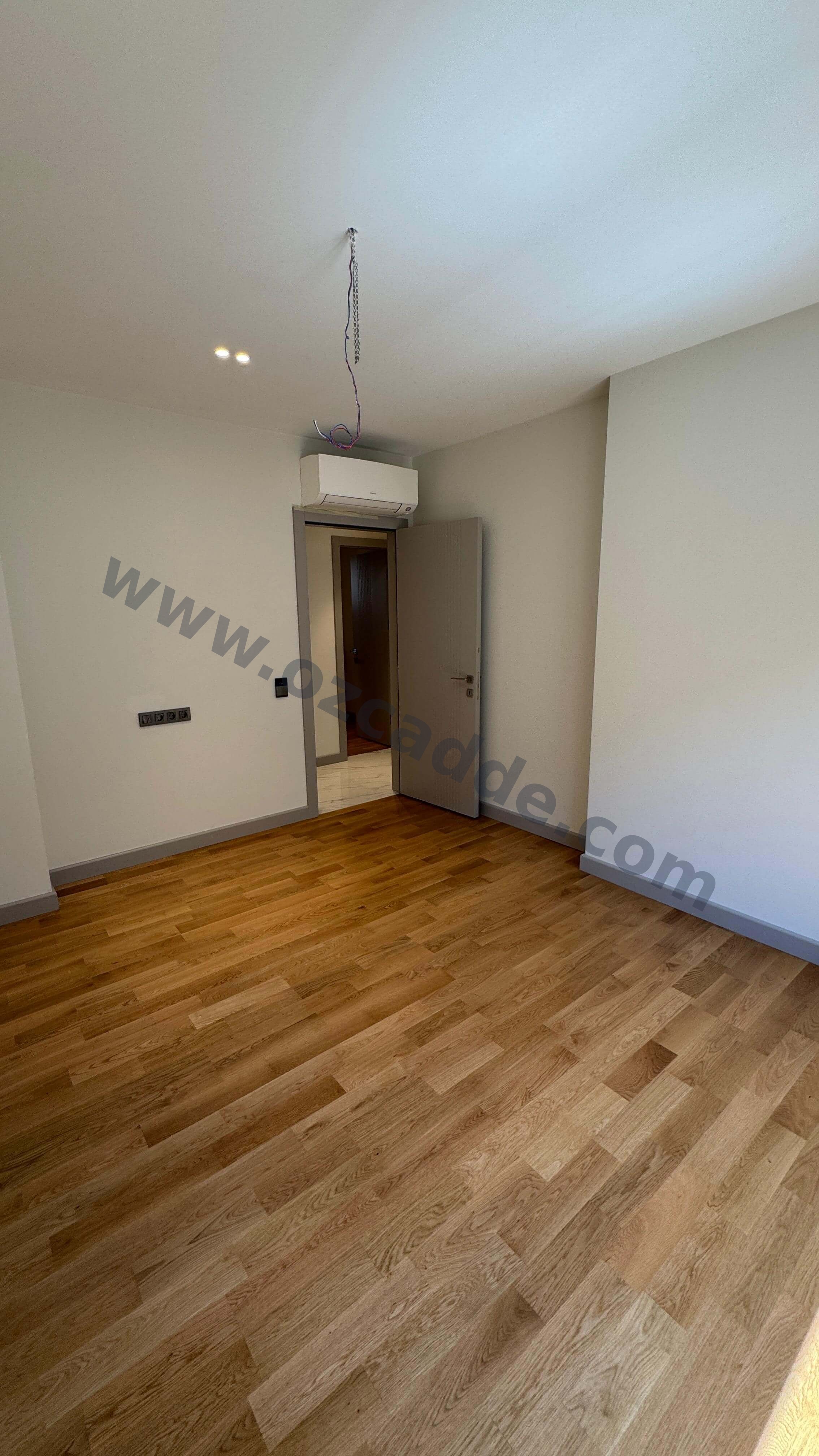 CADDEBOSTAN İSKELE SOKAKTA PANORAMİK DENİZ MANZARALI 4+1 LÜKS DAİRE görsel 21