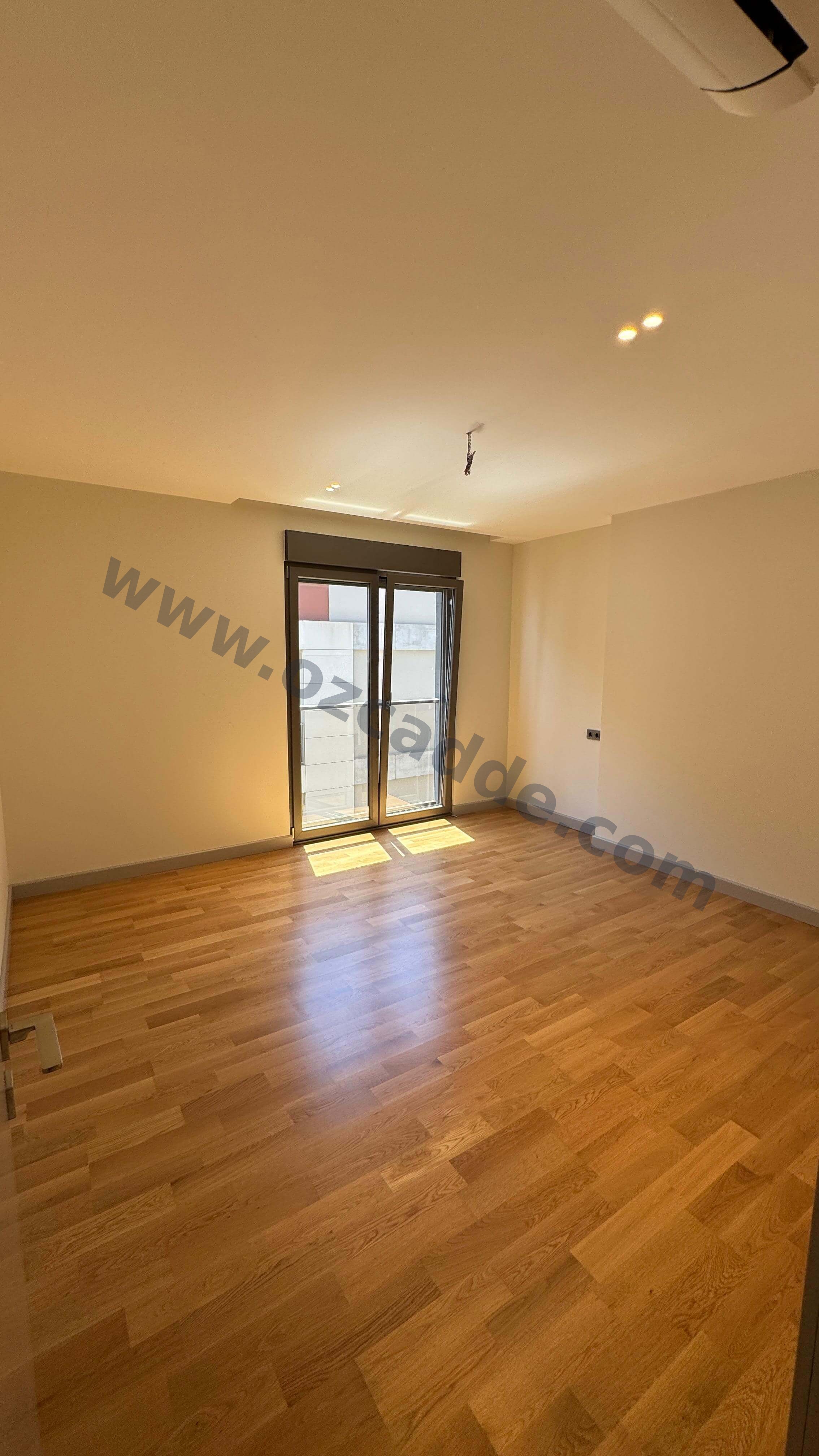 CADDEBOSTAN İSKELE SOKAKTA PANORAMİK DENİZ MANZARALI 4+1 LÜKS DAİRE görsel 30