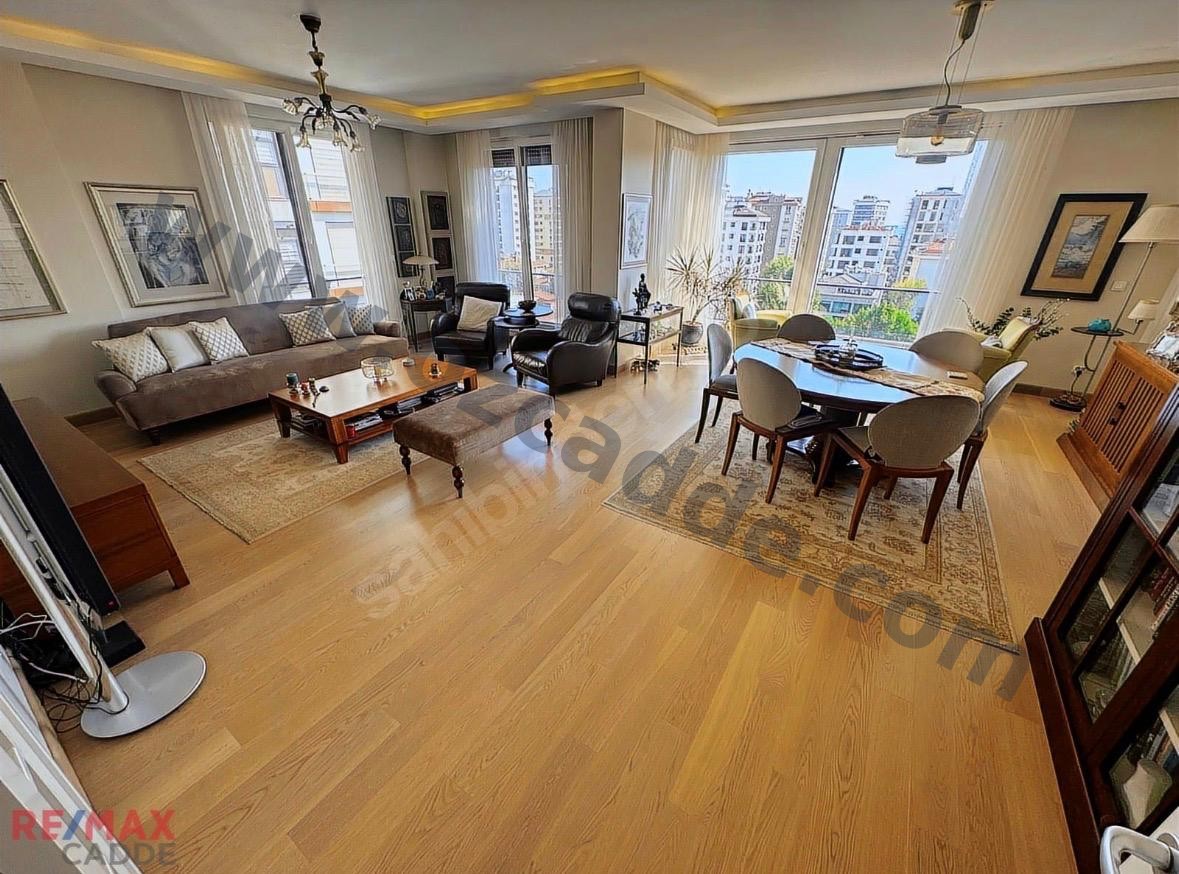 CADDEBOSTAN GÖKÇE SK. SATILIK 5+1 210 M2 NET TERASLI RESMİ DUBLEKS görsel 3