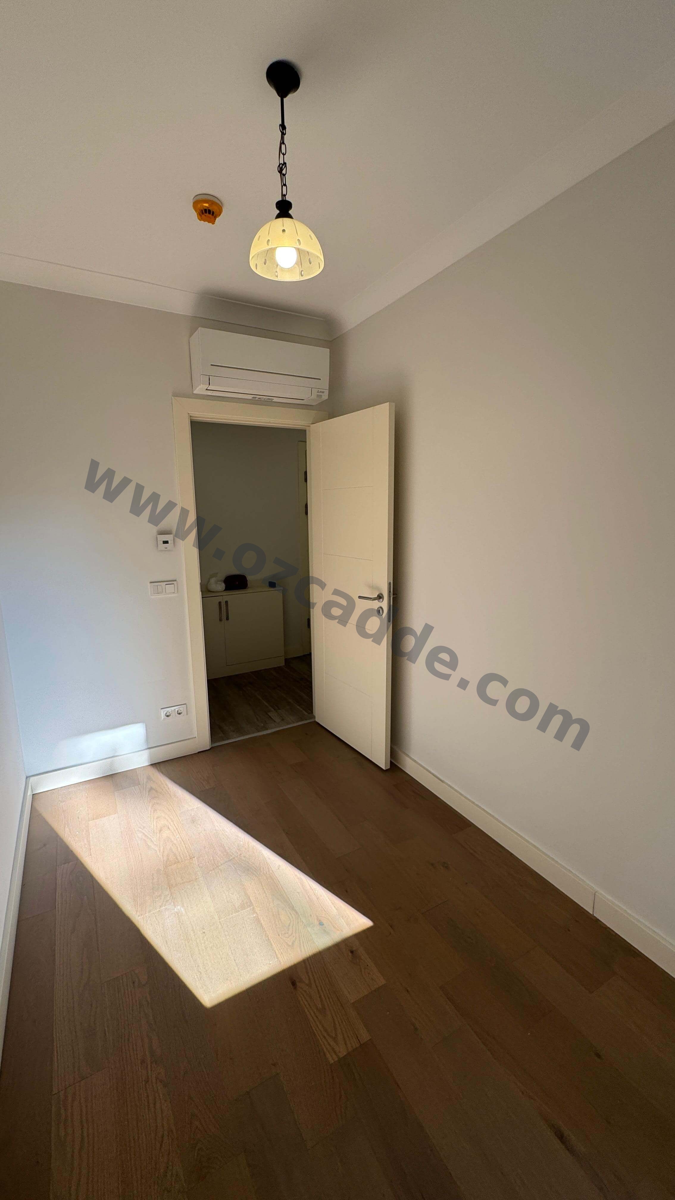 CADDEYE 1. PARALEL SOKAKTA SİTE İÇERİSİNDE SATILIK 4+1 LÜX DAİRE görsel 9