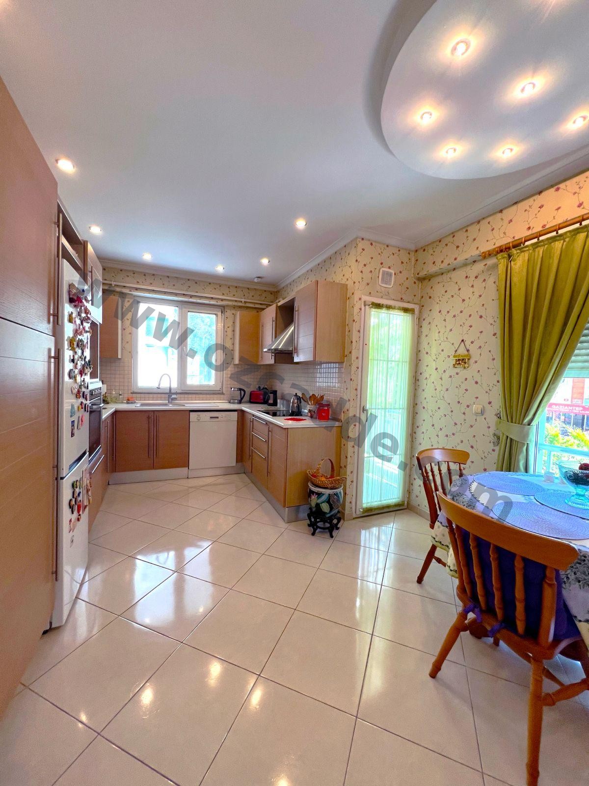 TÜTÜNCÜ CADDESİNDE GENÇ BİNADA 4+1 KATTA TEK 203 M2 NET DAİRE görsel 8