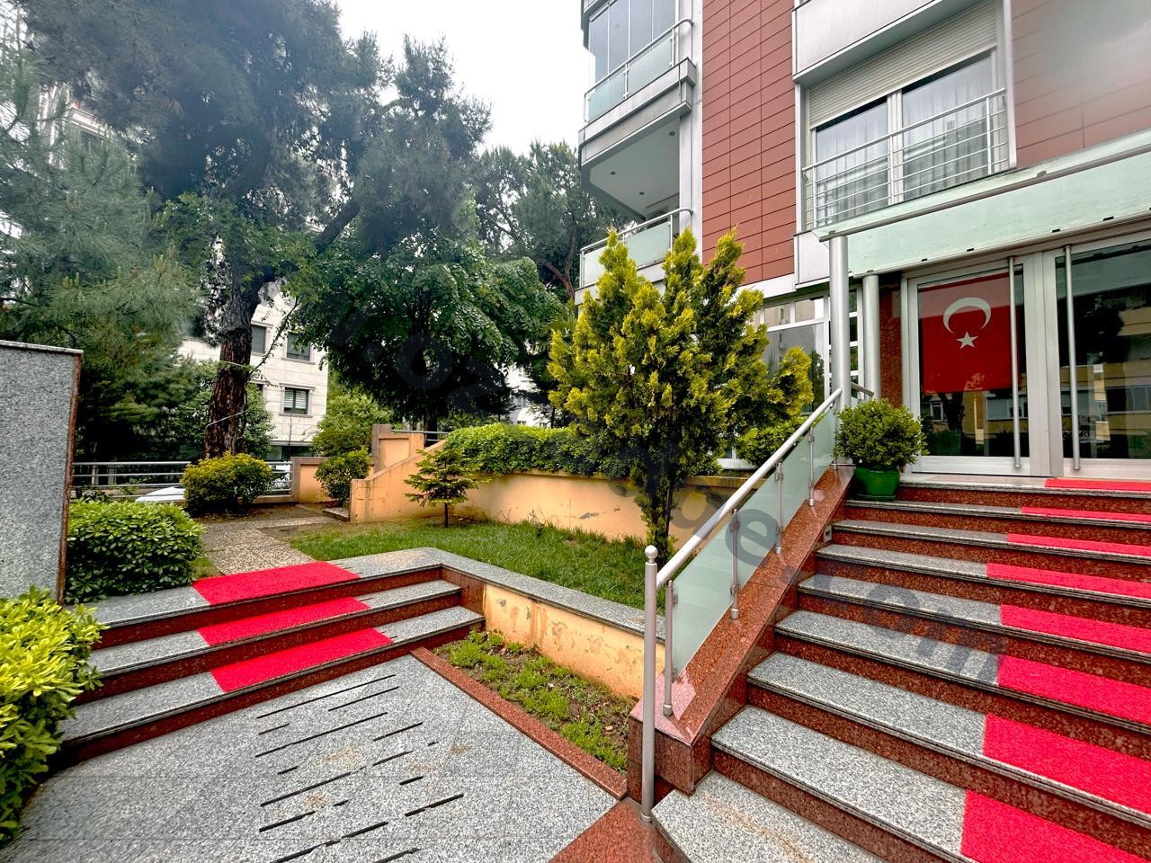 TÜTÜNCÜ CADDESİNDE GENÇ BİNADA 4+1 KATTA TEK 203 M2 NET DAİRE görsel 18