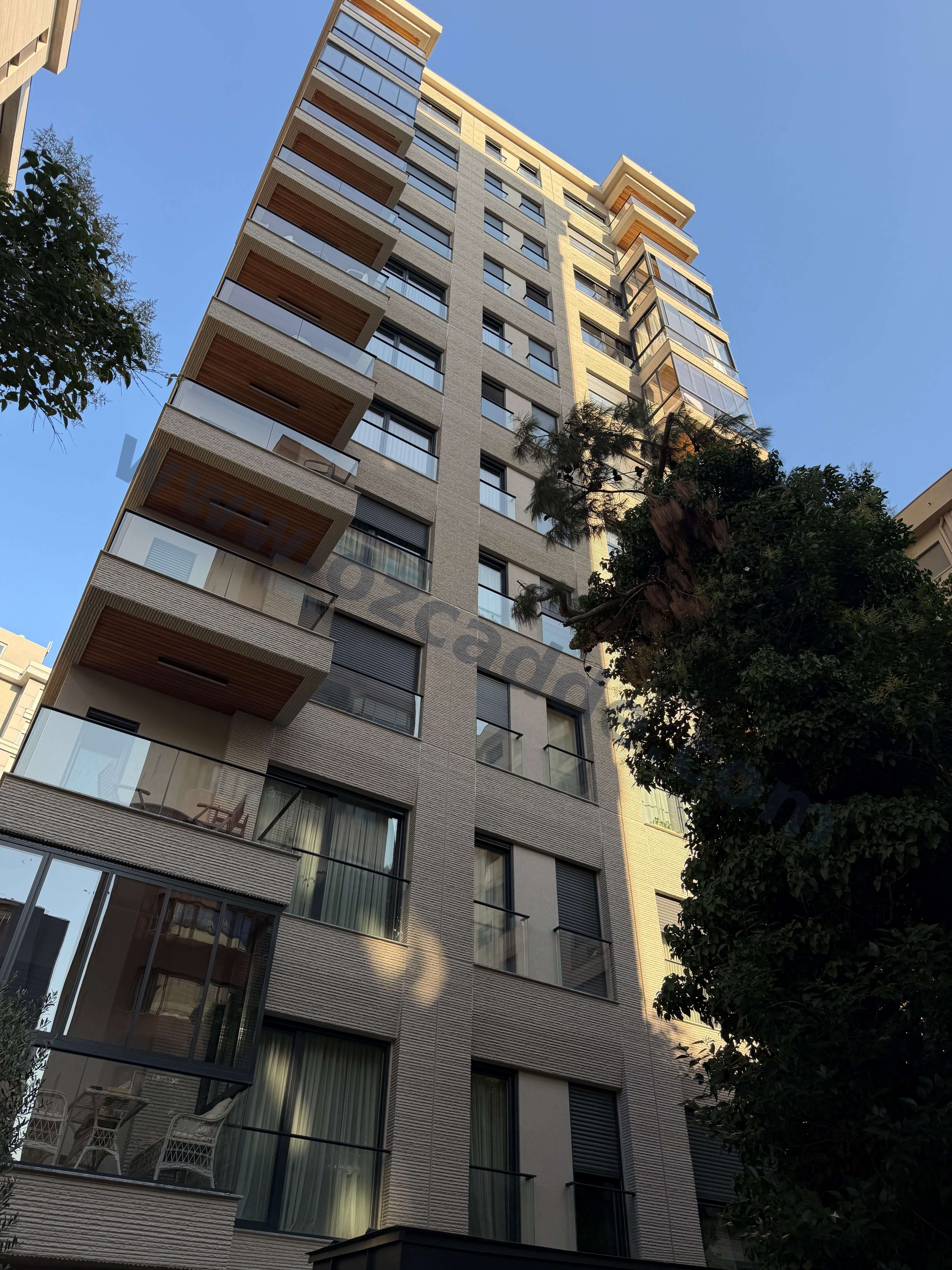 SUADİYE'DE SIFIR BİNADA SATILIK DENİZ MANZARALI 4+1 DAİRE